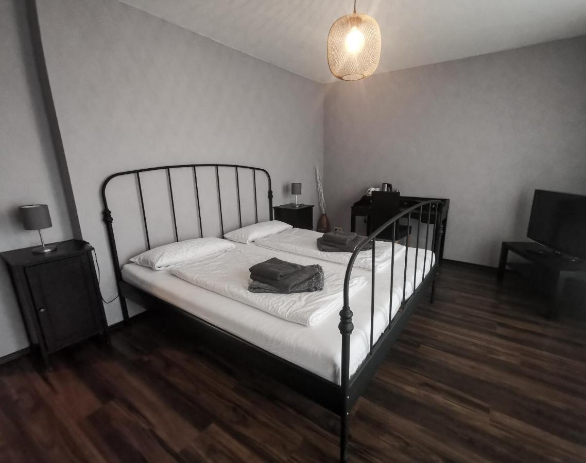 Kontraste Hotell Neumünster Exteriör bild